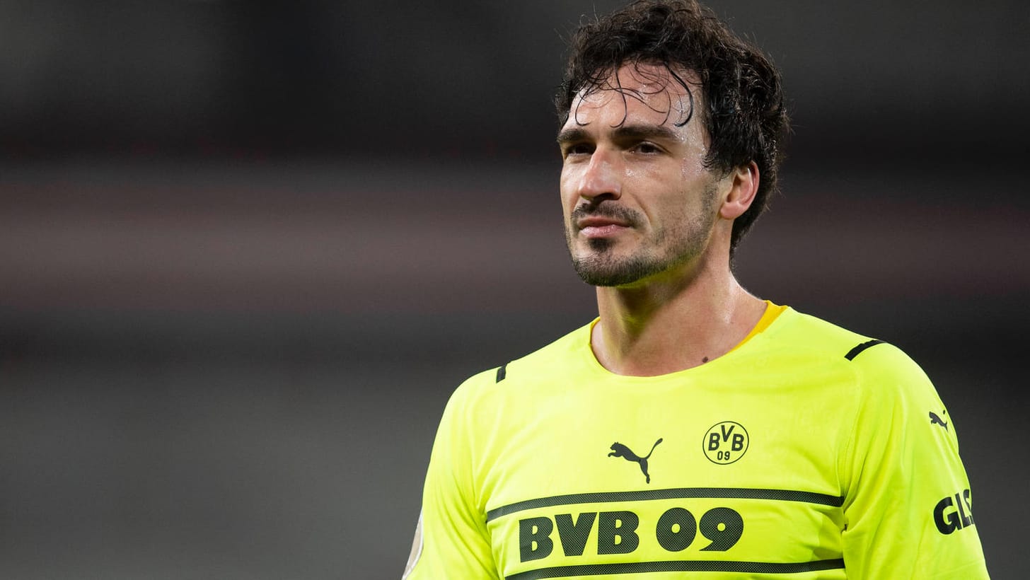 Mats Hummels: Der Verteidiger hat seine Schwierigkeiten mit dem Video-Assistenten. Mats Hummels: Der Verteidiger hat seine Schwierigkeiten mit dem Video-Assistenten.