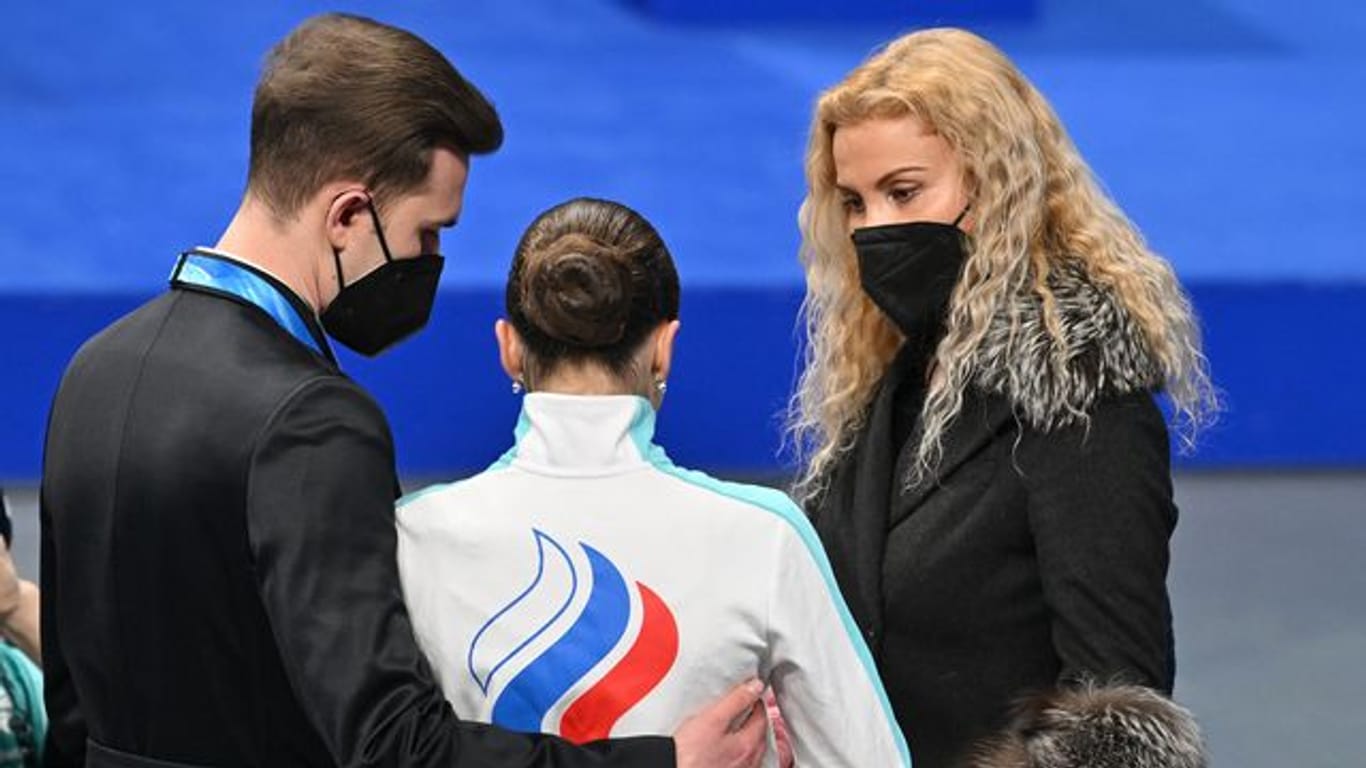 Eteri Tutberidse ist die Trainerin der russischen Eiskunstläuferin Kamila Walijewa.
