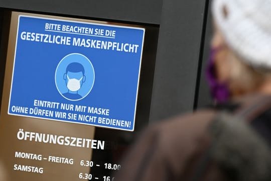 Die Maskenpflicht könnte als sogenannte "Basisschutzmaßnahme" an einigen Orten bleiben.