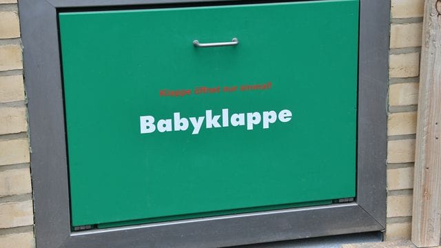 Babyklappe eines Krankenhauses