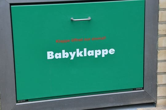 Babyklappe eines Krankenhauses