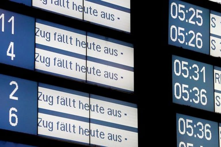 Viele Zugausfälle am frühen Morgen am Essener Hauptbahnhof.