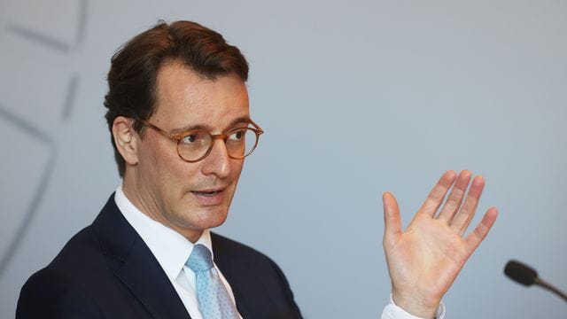 Hendrik Wüst (CDU) Hendrik Wüst (CDU)