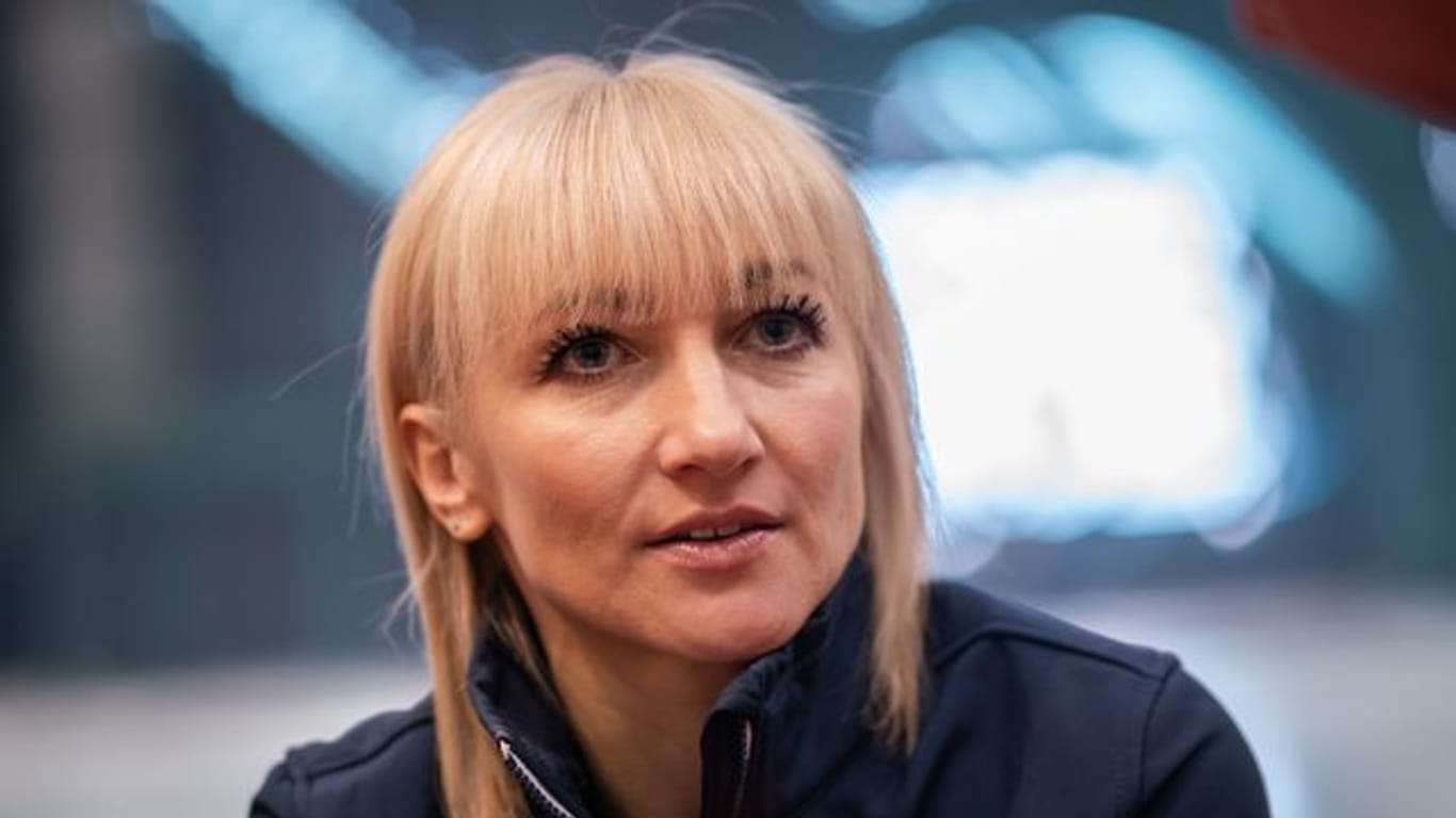 Eiskunstläuferin Aljona Savchenko spricht sich für ein Mindestalter für Olympia-Teilnehmende aus.