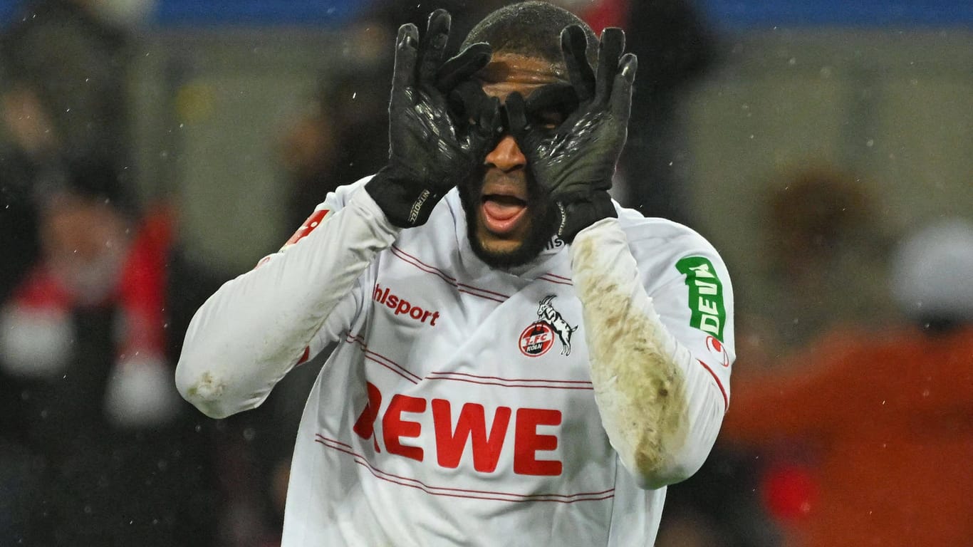 Anthony Modeste: Der Kölner Stürmer feierte seinen 15. Saisontreffer mit seinem bekannten Brillen-Jubel.