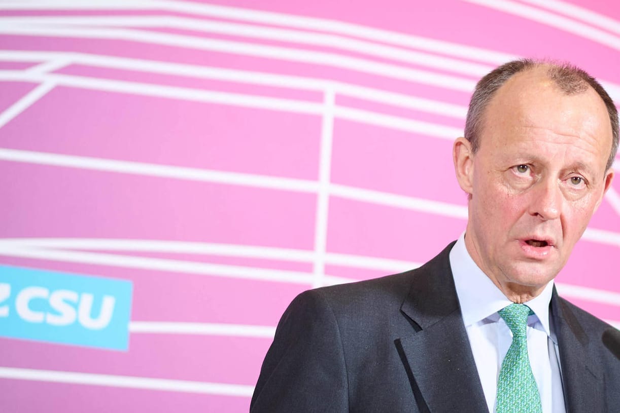 Führt die CDU und bei Umfragen: Friedrich Merz bei einer Presskonferenz der Union (Archivbild).