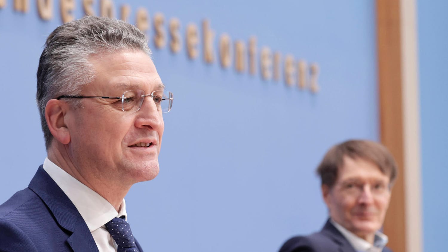 Lothar Wieler bei der Bundespressekonferenz (Archivbild): Der RKI-Chef ist in die Kritik geraten Lothar Wieler bei der Bundespressekonferenz (Archivbild): Der RKI-Chef ist in die Kritik geraten