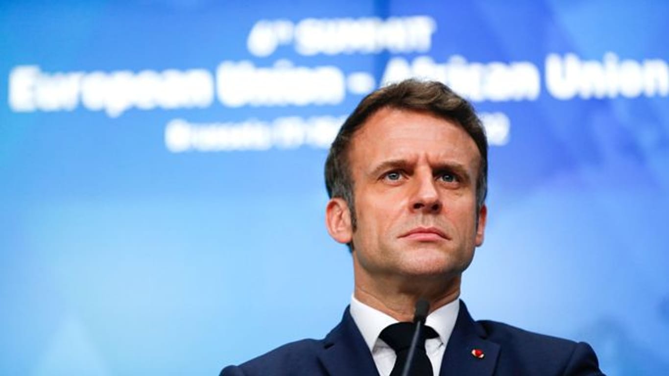 Frankreichs Präsident: Emmanuel Macron hat am Abend mit dem iranischen Präsidenten Ebrahim Raisi telefoniert.