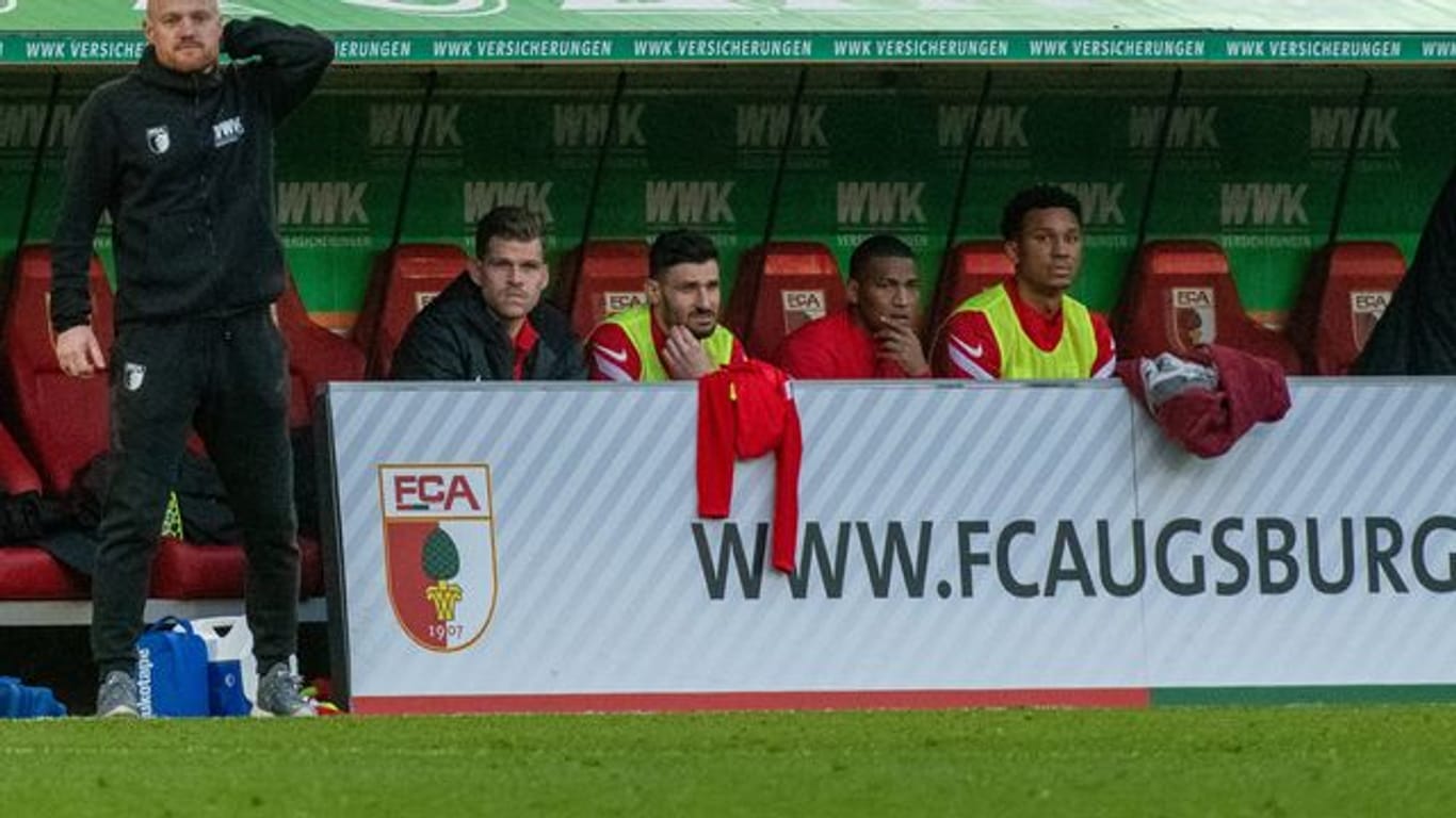 Der FC Augsburg musste sich im Heimspiel gegen den SC Freiburg mit 1:2 geschlagen geben.