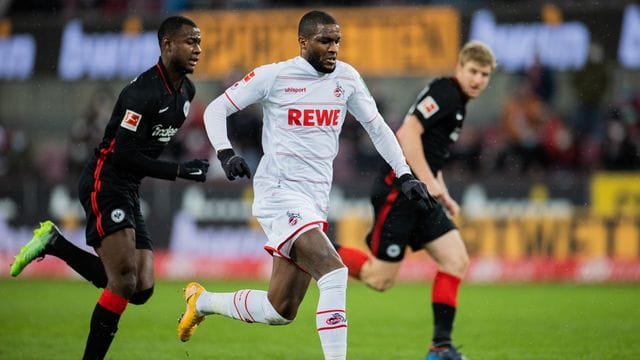 Kölns Anthony Modeste schießt das Tor zum Sieg gegen Eintracht Frankfurt. Kölns Anthony Modeste schießt das Tor zum Sieg gegen Eintracht Frankfurt.