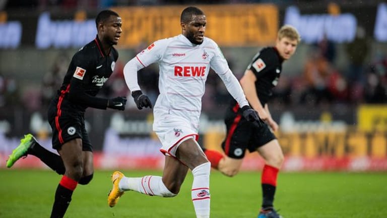 Kölns Anthony Modeste schießt das Tor zum Sieg gegen Eintracht Frankfurt.
