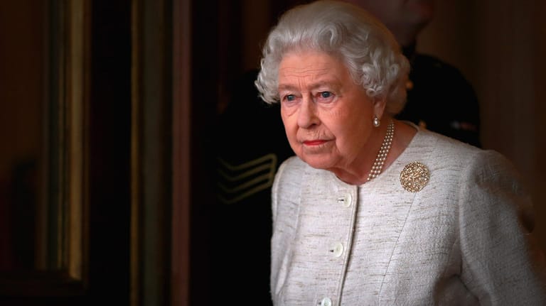 Queen Elizabeth II.: Sie wurde positiv auf das Coronavirus getestet.