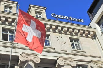 Sitz der Credit Suisse in Zürich: Ein Rechercheverbund hat ein riesen Datensatz ausgewertet – und erhebt schwere Vorwürfe gegen die Schweizer Großbank.