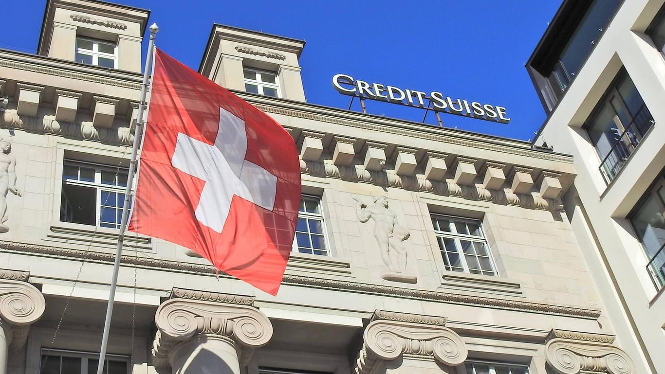 Sitz der Credit Suisse in Zürich: Ein Rechercheverbund hat ein riesen Datensatz ausgewertet – und erhebt schwere Vorwürfe gegen die Schweizer Großbank.