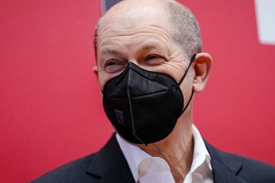 Bundeskanzler Olaf Scholz befürwortet eine allgemeine Impfpflicht ab 18 Jahren.