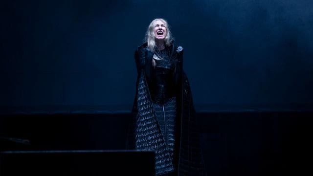 Corinna Harfouch als „Queen Lear"