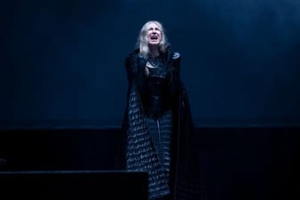 Corinna Harfouch als „Queen Lear"