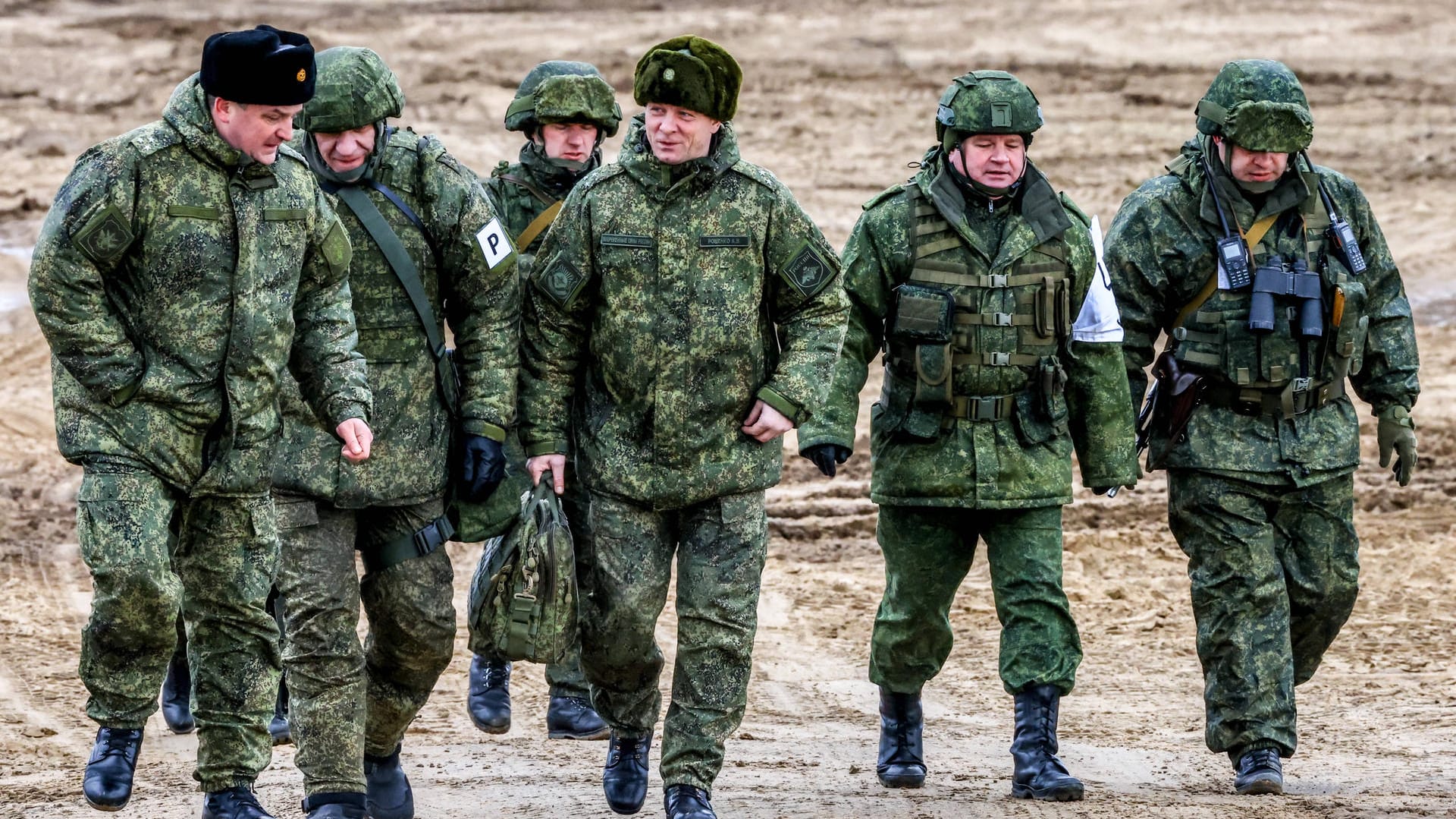 Russische Soldaten bei einer Übung: Offenbar hat Wladimir Putin seinem Militär den Einmarschbefehl erteilt.