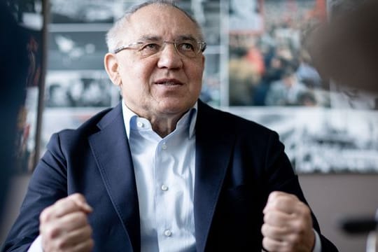 Der frühere Meistertrainer Felix Magath sieht auch mit 68 Jahren seine Karriere noch nicht als beendet an.