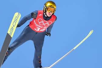 Die österreichische Skispringerin Daniela Iraschko-Stolz muss die Saison aufgrund von Knieschmerzen frühzeitig beenden.