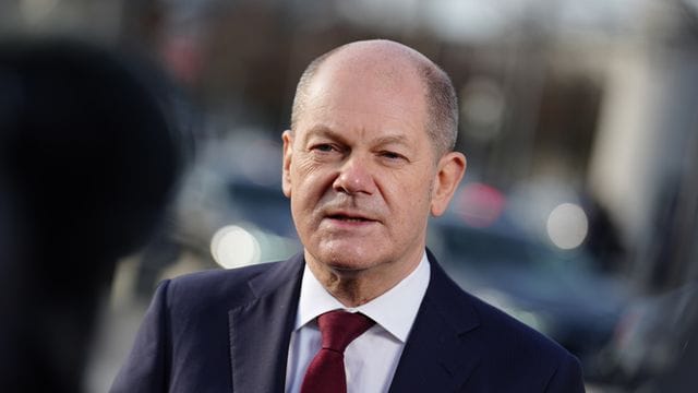 Bundeskanzler Olaf Scholz (SPD) gratuliert den deutschen Athleten zu ihren Leistungen bei den olympischen Winterspielen 2022.