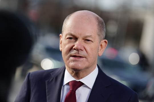 Bundeskanzler Olaf Scholz (SPD) gratuliert den deutschen Athleten zu ihren Leistungen bei den olympischen Winterspielen 2022.