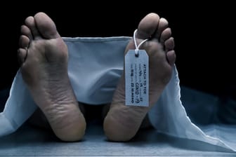 Corona-Toter (Symbolfoto): Eine neue Studie zeigt jetzt, wie viele der Corona-Toten Begleiterkrankungen hatten.