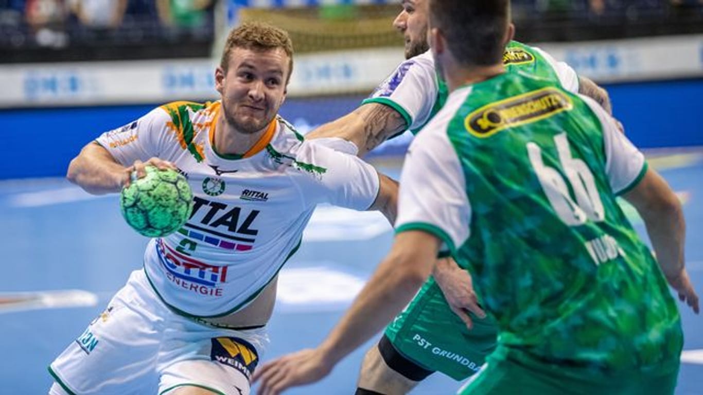 Handball-Profi Alexander Feld von HSG Wetzlar muss die Saison aufgrund eines Patellasehnenabrisses sowie Kreuzbandrisses vorzeitig beenden.
