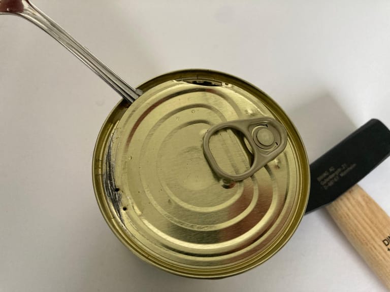 Lifehack Trick Dose ohne Dosenöffner öffnen wie es wirklich klappt
