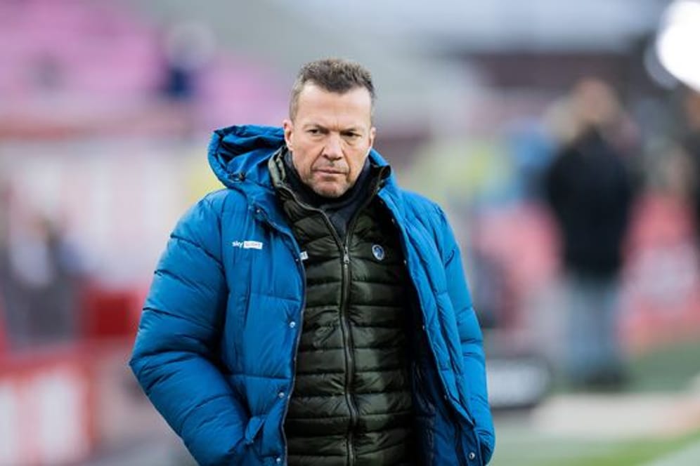 Lothar Matthäus, sky-TV-Experte, kritisiert die Profis des BVB.