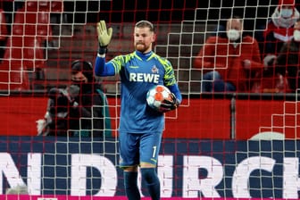 Timo Horn beim Spiel des 1. FC Köln gegen Eintracht Frankfurt: Trotz gelungenem Comeback will der Torhüter einen Transfer nicht ausschließen.