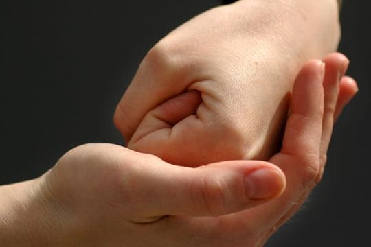 Gewalt ist keine Lösung - das gilt auch, wenn der Nachbar zu laut ist. Gewalt ist keine Lösung - das gilt auch, wenn der Nachbar zu laut ist.