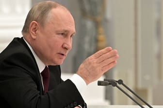 Wladimir Putin bei einer Sitzung des Sicherheitsrates im Kreml.