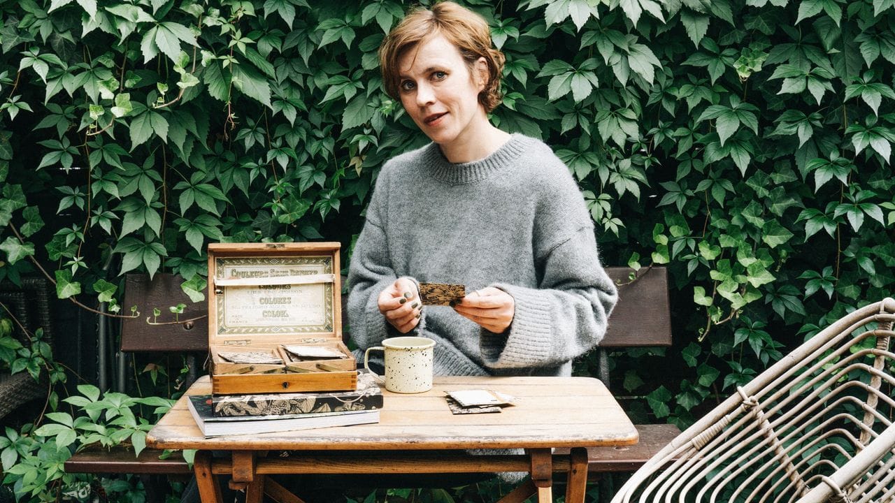 Carolin Engwert ist Bloggerin und Gartenbuch-Autorin aus Berlin. Carolin Engwert ist Bloggerin und Gartenbuch-Autorin aus Berlin.