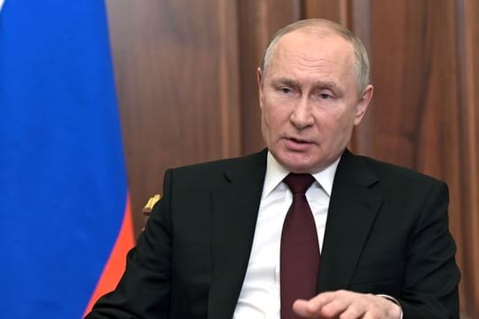 Russlands Präsident Wladimir Putin stellte bei seiner Fernsehansprache die Staatlichkeit der Ukraine infrage.