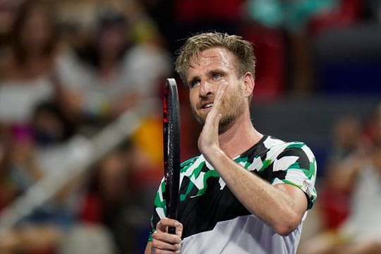 Peter Gojowczyk feiert seinen Sieg in Acapulco.