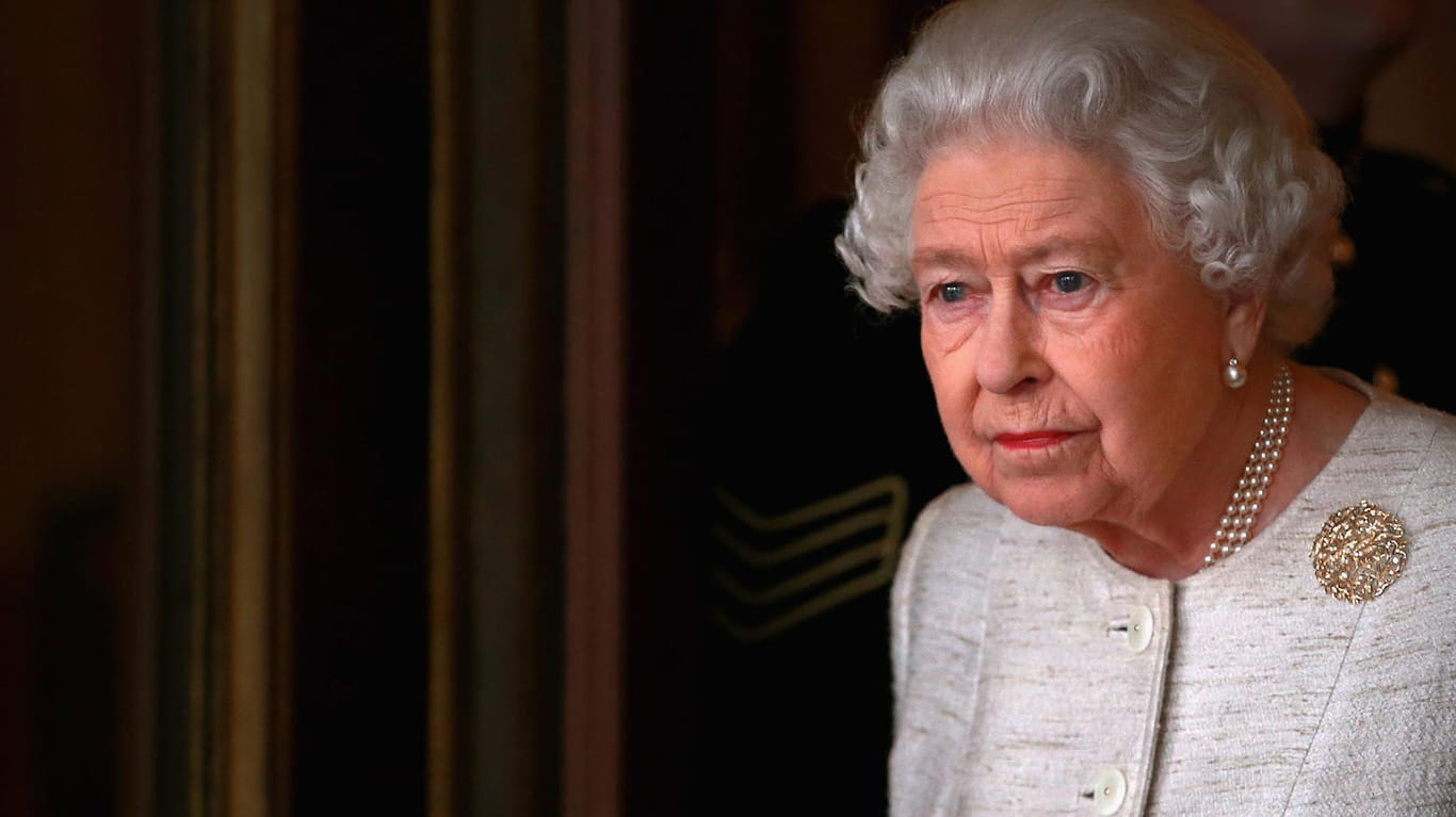 Queen Elizabeth II.: Die britische Königin ist positiv auf das Coronavirus getestet worden.