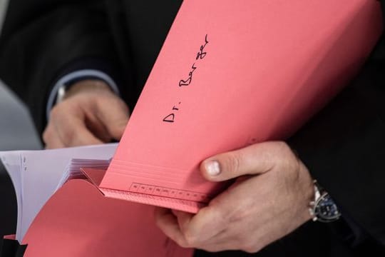 Prozess um "Cum-Ex"-Aktiendeals Prozess um "Cum-Ex"-Aktiendeals