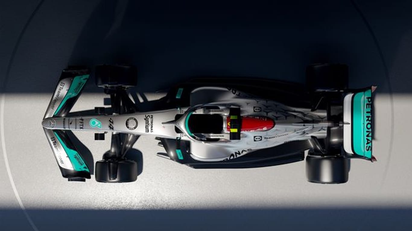 Der neue Formel-1-Wagen von Mercedes ist wieder silber.