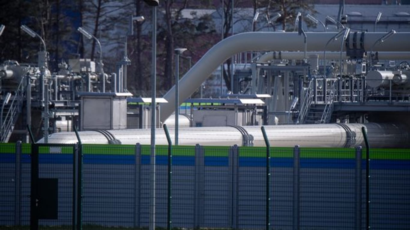 Nord Stream 2 - Bundesregierung stoppt Zertifizierung