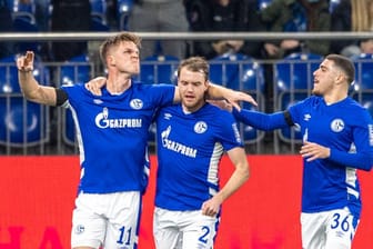 Der FC Schalke 04 wird von Gazprom gesponsort.