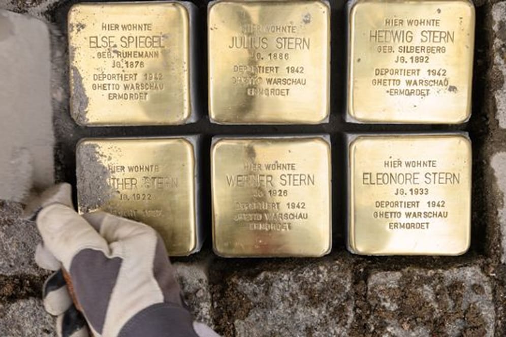 Stolpersteine erinnern an jüdische Familie Stern