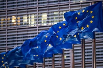 Aus Brüssel kommen Vorschläge für ein neues Gesetz, das den Zugang zu Internet-Daten regeln soll.