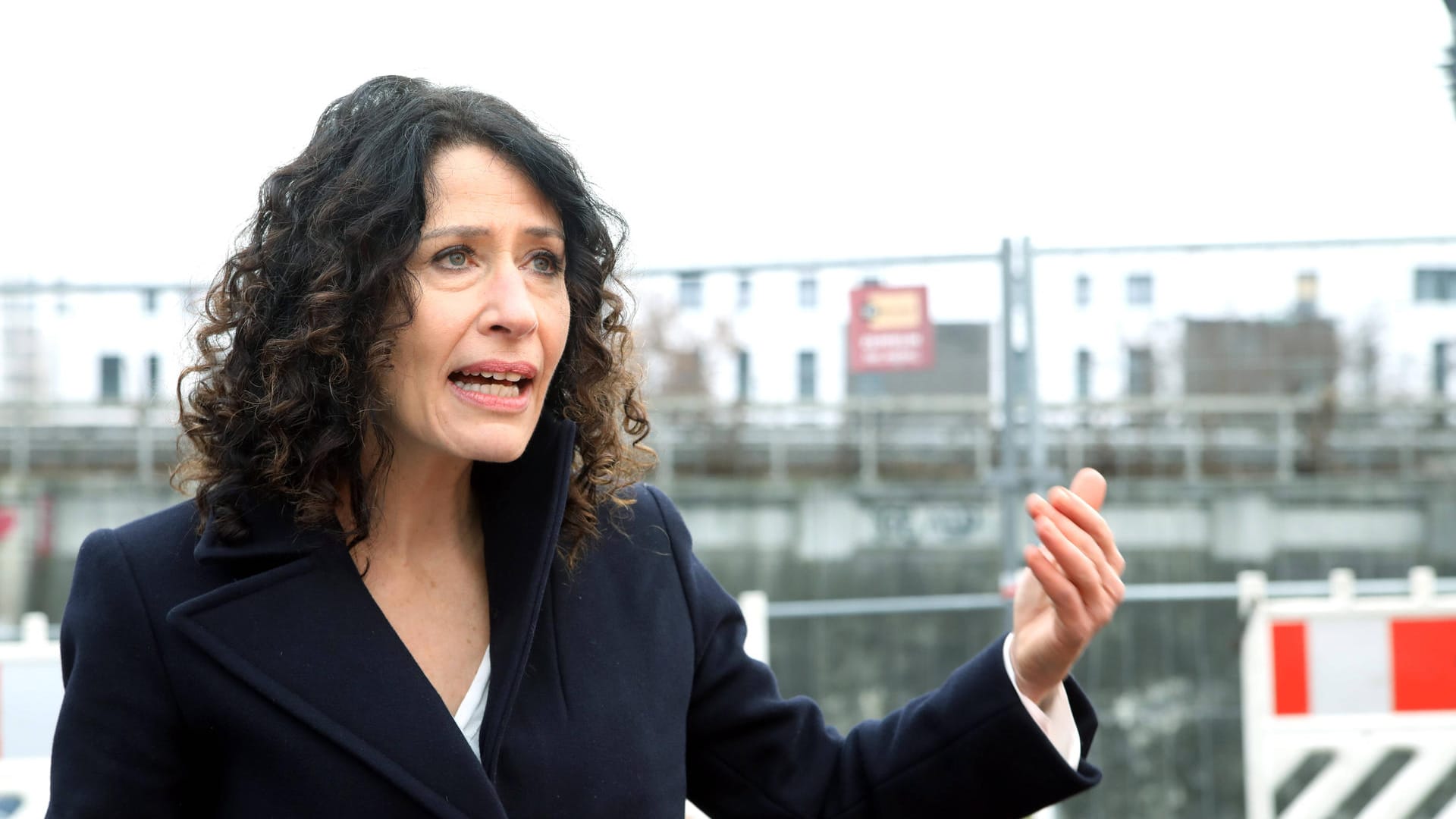 Verkehrssenatorin Bettina Jarasch (Archivbild): Die Grünen-Politikerin fordert mehr Geld vom Bund für den öffentlichen Nahverkehr.