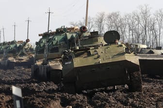 Russisches Militär: Am 21. Februar hat Russland die Seperatistengebiet Donezk und Luhansk.