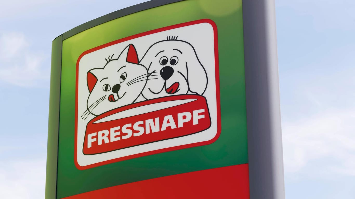 Fressnapf-Logo (Archivbild): Die Heimtierbedarfkette will in Europa expandieren.