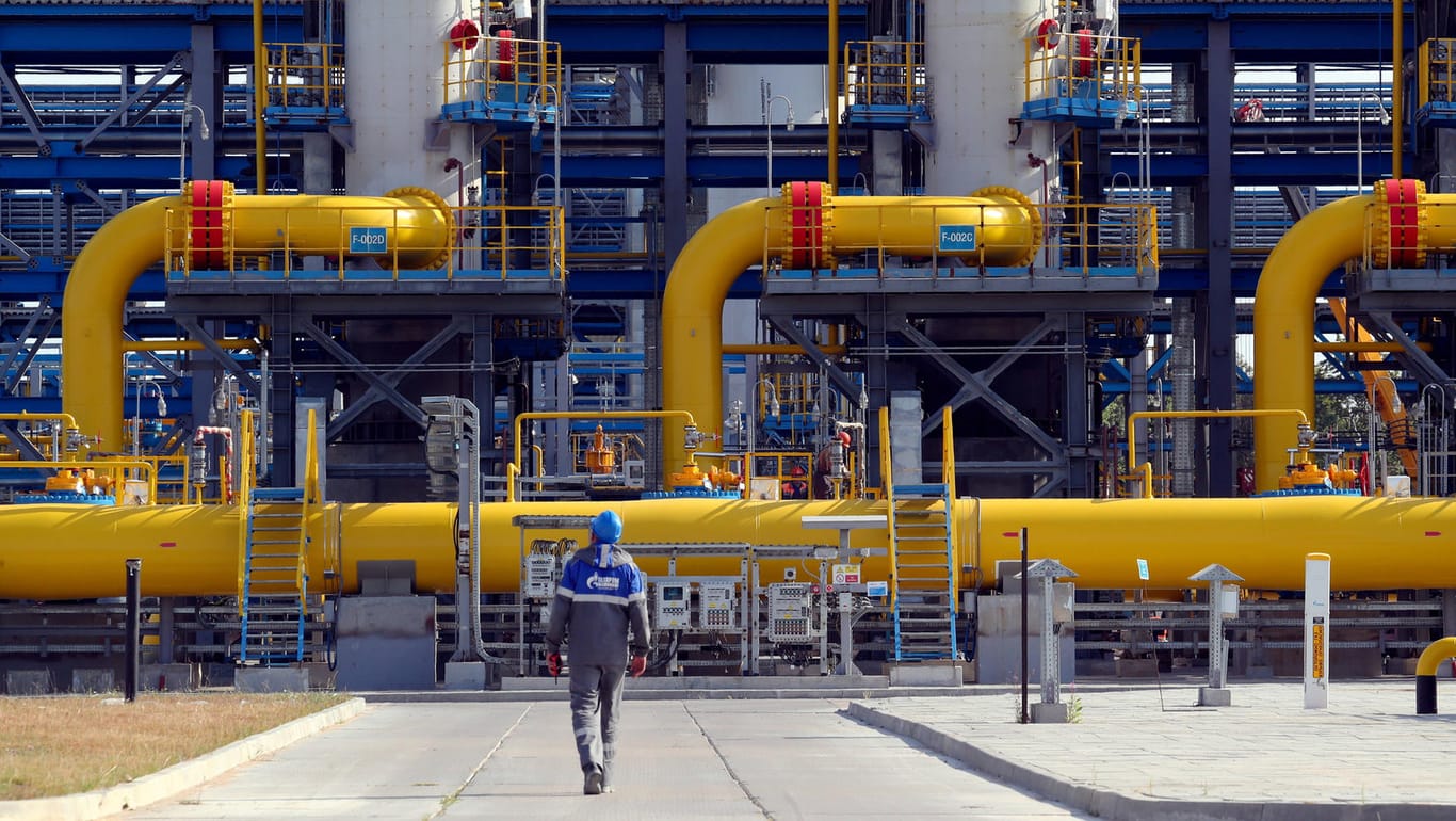 Von dieser Anlage bei Sankt Petersburg soll Gas nach Deutschland fließen. Doch die Unterstützung für Nord Stream 2 bröckelt, nicht nur seitens der Bundesregierung.
