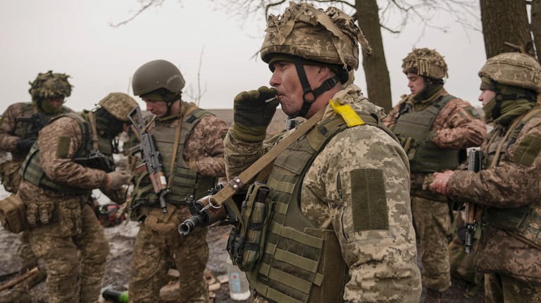 Ukrainische Soldaten: Der Aufmarsch russischer Truppen an der ukrainischen Grenze sorgt im Westen seit Wochen für Ängste vor einem möglichen Angriff.