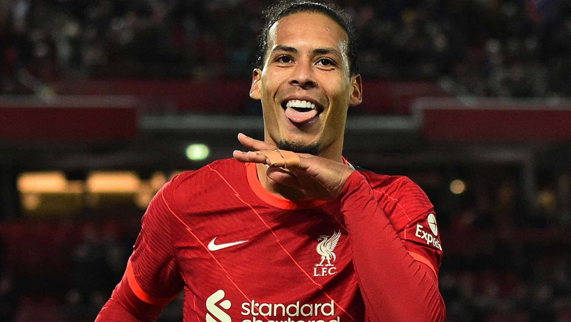 Virgil van Dijk: Der Niederländer erzielte gegen Leeds den letzten Treffer der Partie. Virgil van Dijk: Der Niederländer erzielte gegen Leeds den letzten Treffer der Partie.
