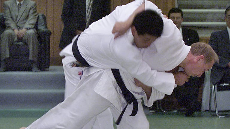 5. September 2000 in Tokio: Putin wirft einen japanischen Judoka auf die Matte.